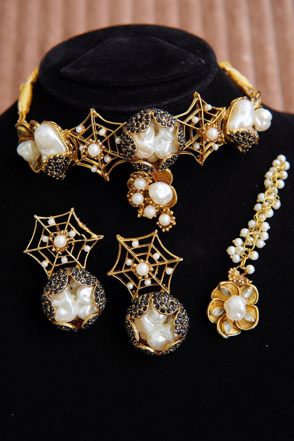 Celestial Webcrafted Heritage Choker Set