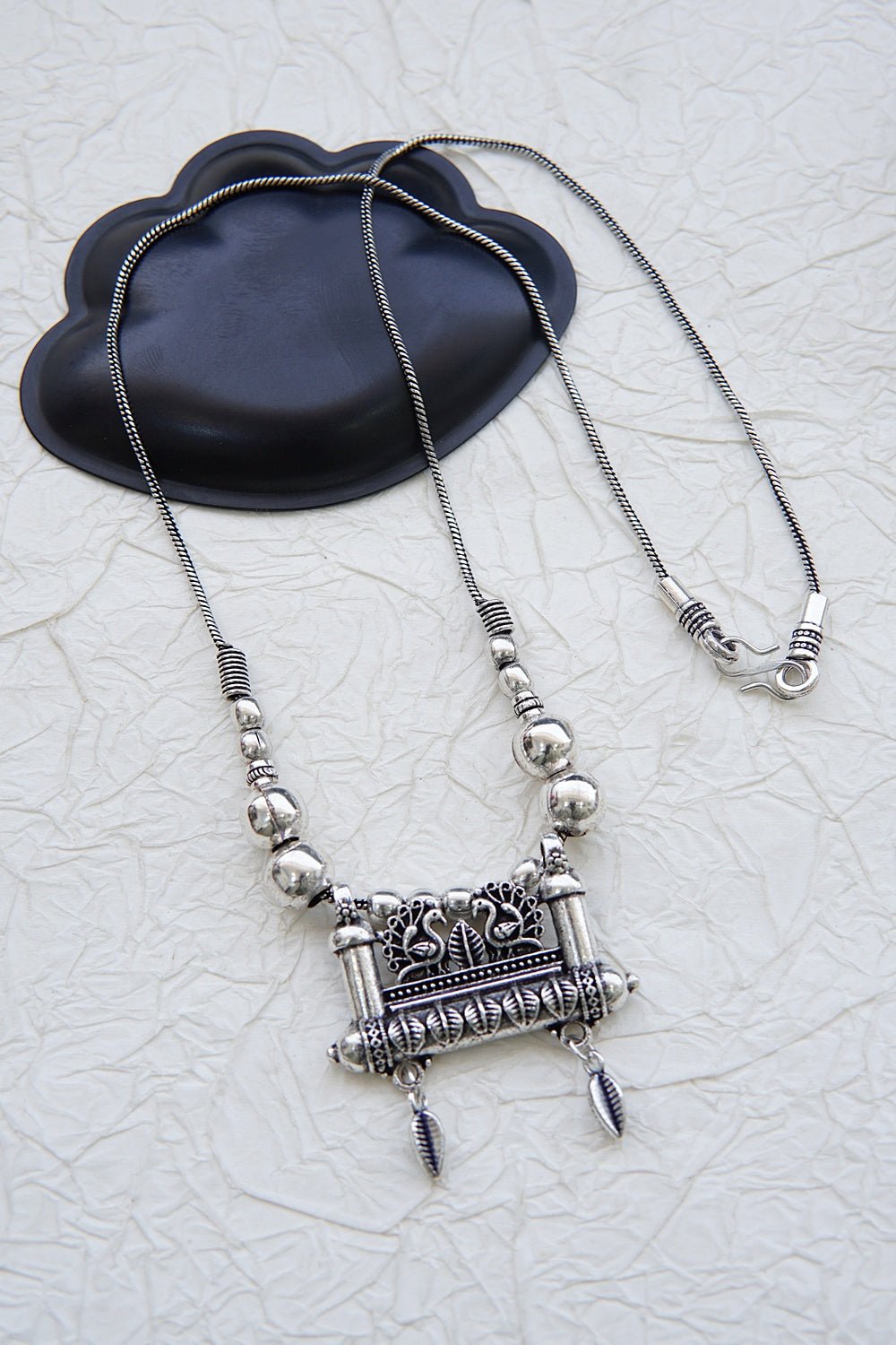 Ornate Elegance Pendent Locket