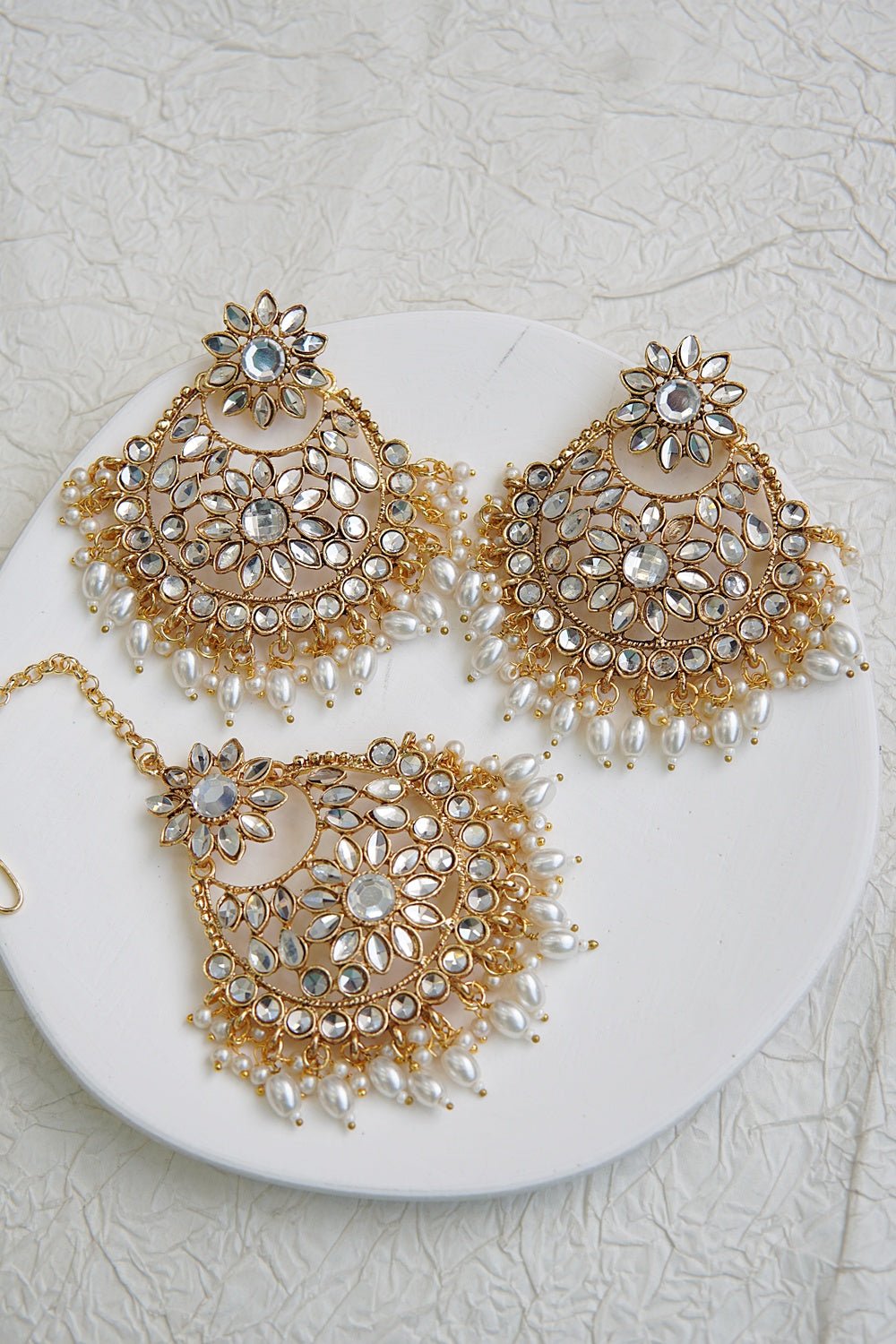 Pearl Drop Kundan Earring With Maang Tikka